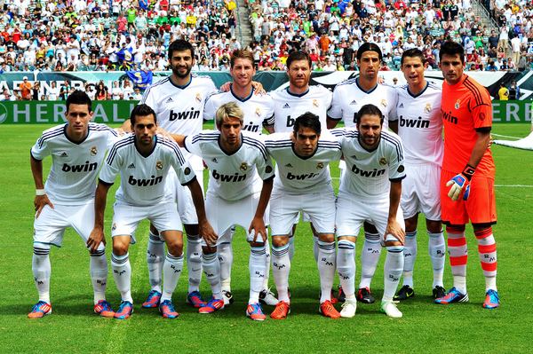 半场：皇马0-0巴列卡诺，比赛平淡，维尼修斯造险（半场战报：皇马0-0巴列卡诺，场面平淡，维尼修斯制造威胁）