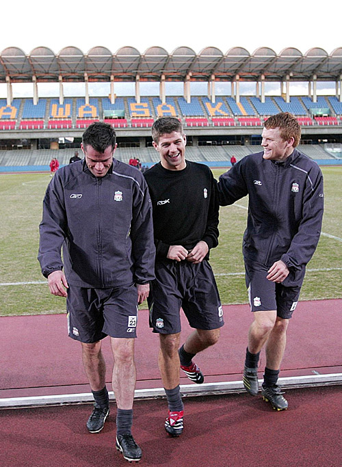 曼联客战水晶宫首发：芒特先发B费领衔，库尼亚伤缺（曼联客场战水晶宫首发出炉：芒特入选首发，B费压阵，库尼亚因伤缺席）