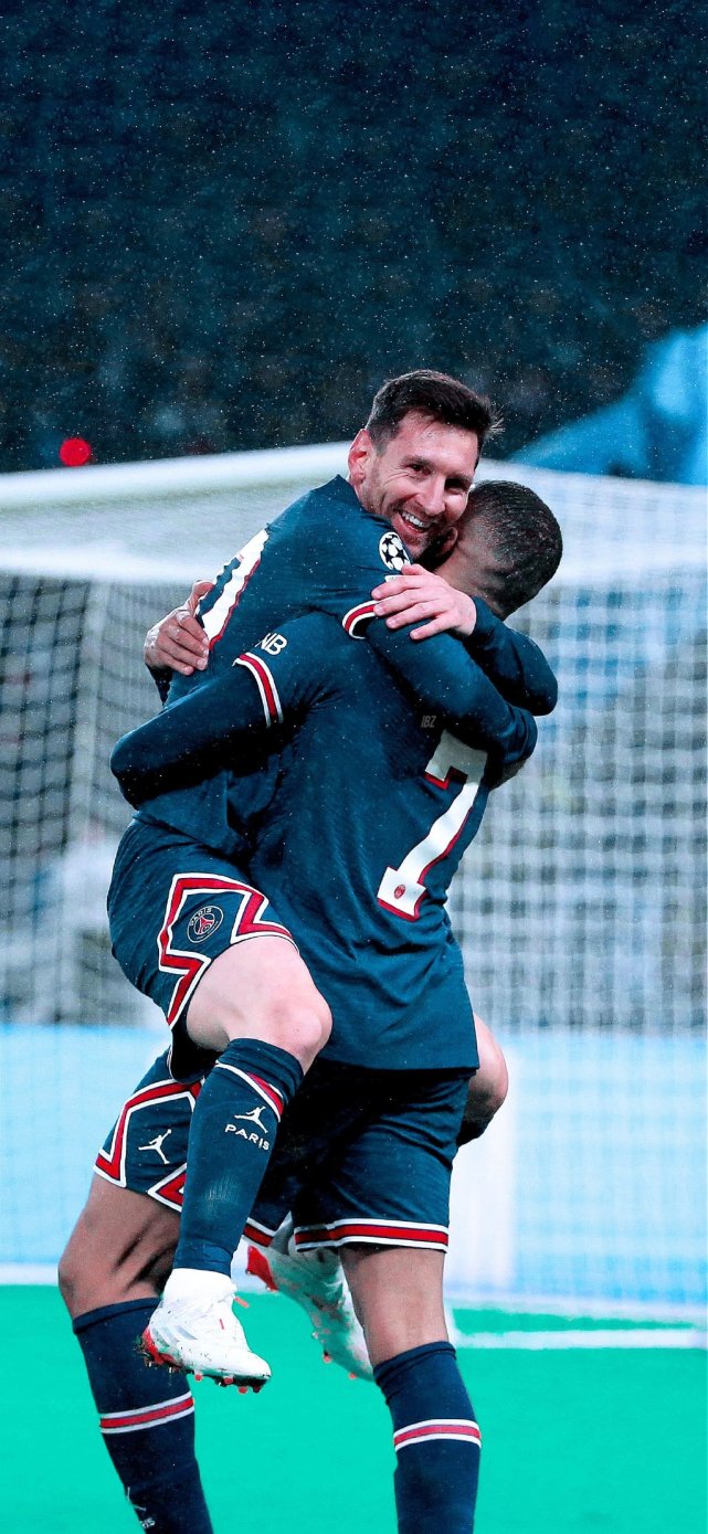 他在场上就是稳定器（他是场上的定海神针）