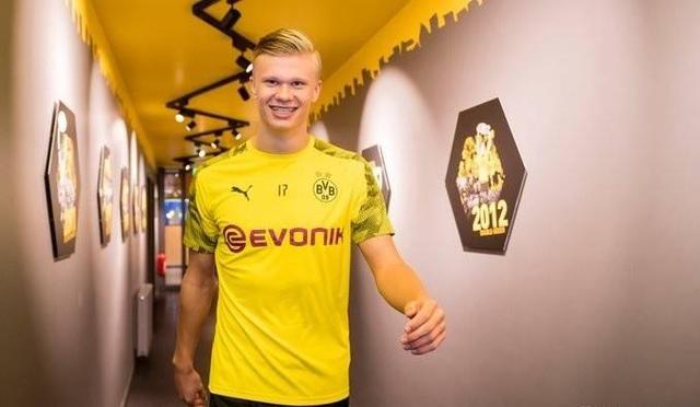 法媒：马赛总监或再出奇招，瞄准曼城核心球员B席（法媒曝马赛总监或再祭妙招，剑指曼城核心B席）