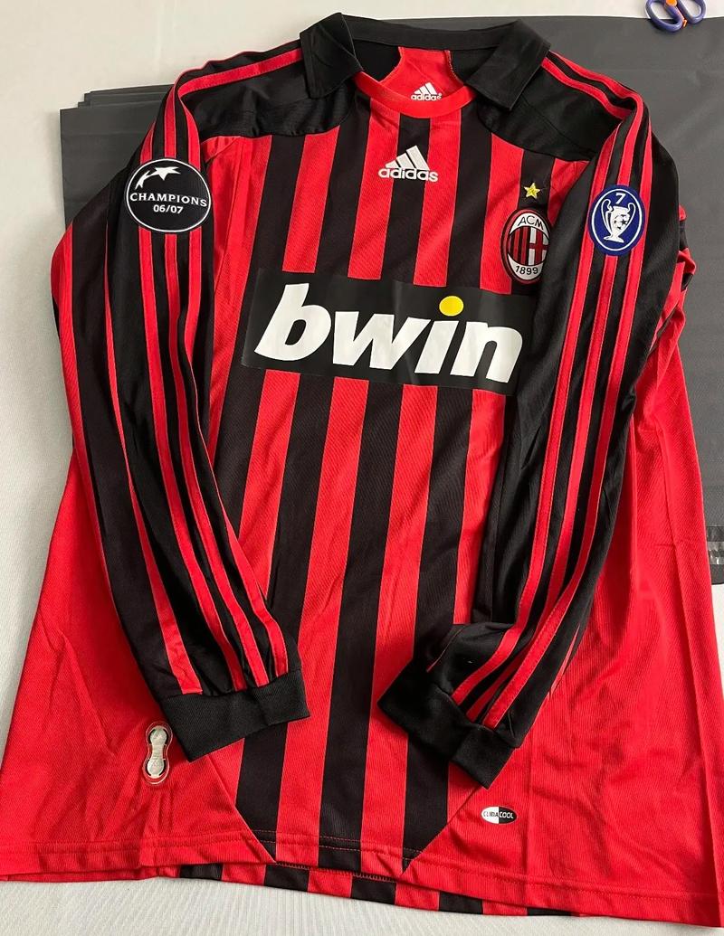 斯卢茨基：米内罗已经做好首发的准备，目前球队人员比较齐整（斯卢茨基称米内罗已具备首发条件，球队阵容基本齐整）