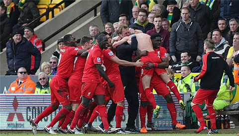 有爱，埃德森用手语向一名聋哑女球童示意：我爱你（暖心一刻：埃德森用手语向聋哑女球童传达“我爱你”）