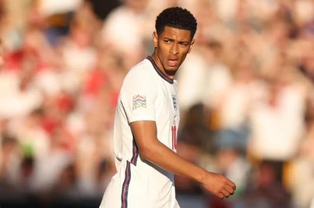 中国女足出战英格兰女足名单：王霜、吴海燕领衔，张琳艳在列（中国女足战英格兰名单公布：王霜、吴海燕领衔，张琳艳入选）